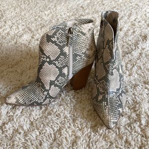 NY&Co boots